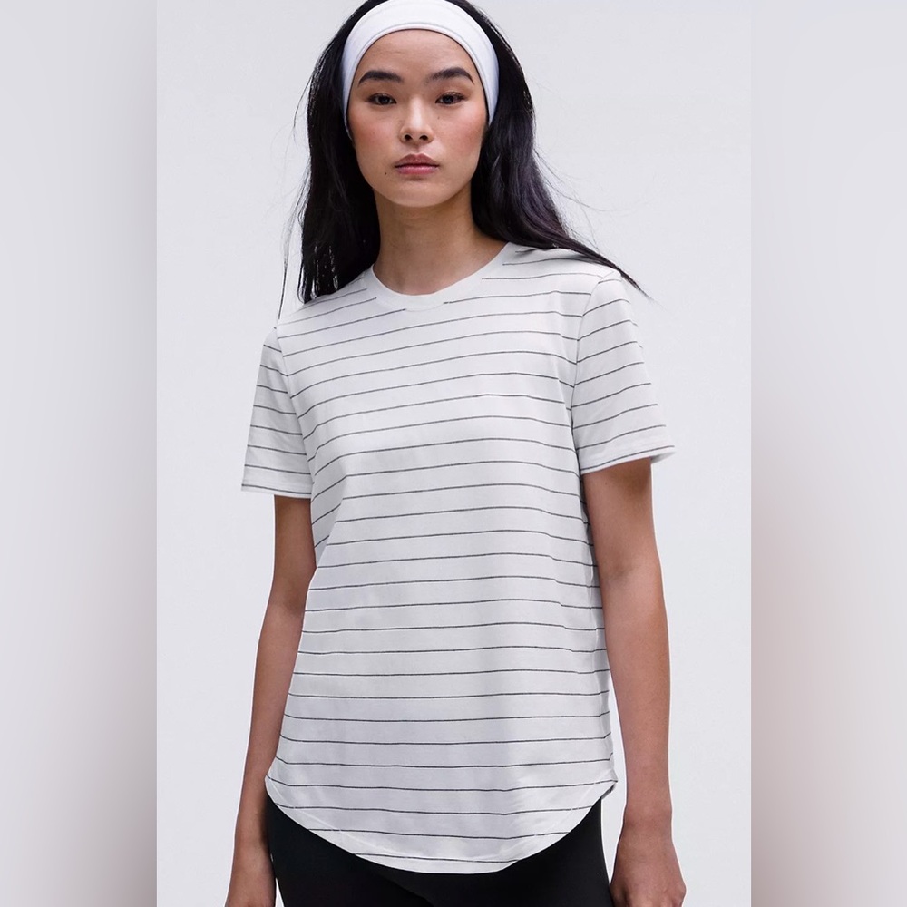 NWT Size 6 Lululemon Love Crew T-shirt